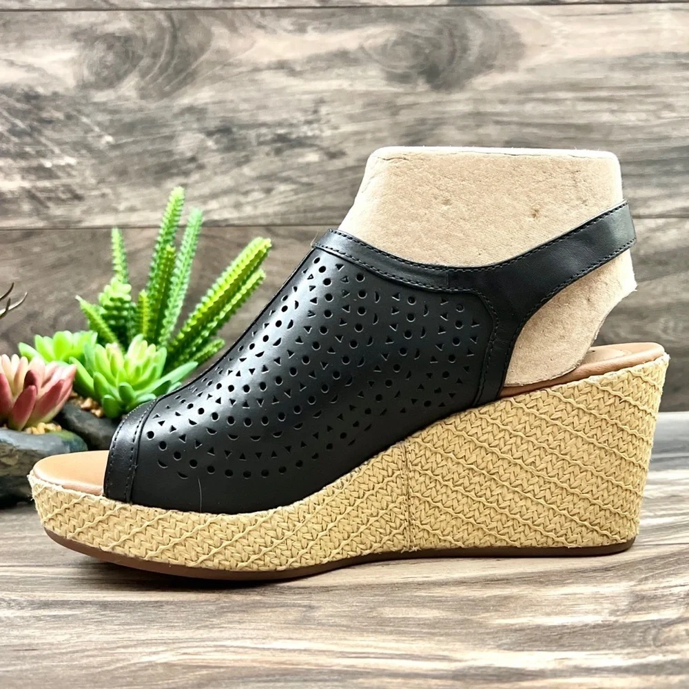 NIB Cobb Hill by Rockport 8W WIDE Erika Slingback Perforated Wedge Sandal Black